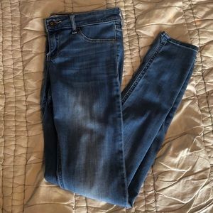 hollister light wash jeans